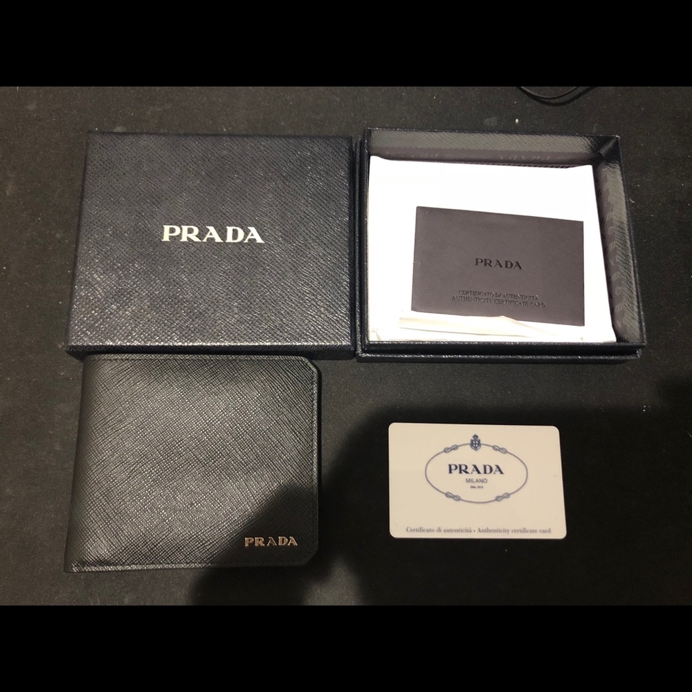 Men’s bifold prada wallet